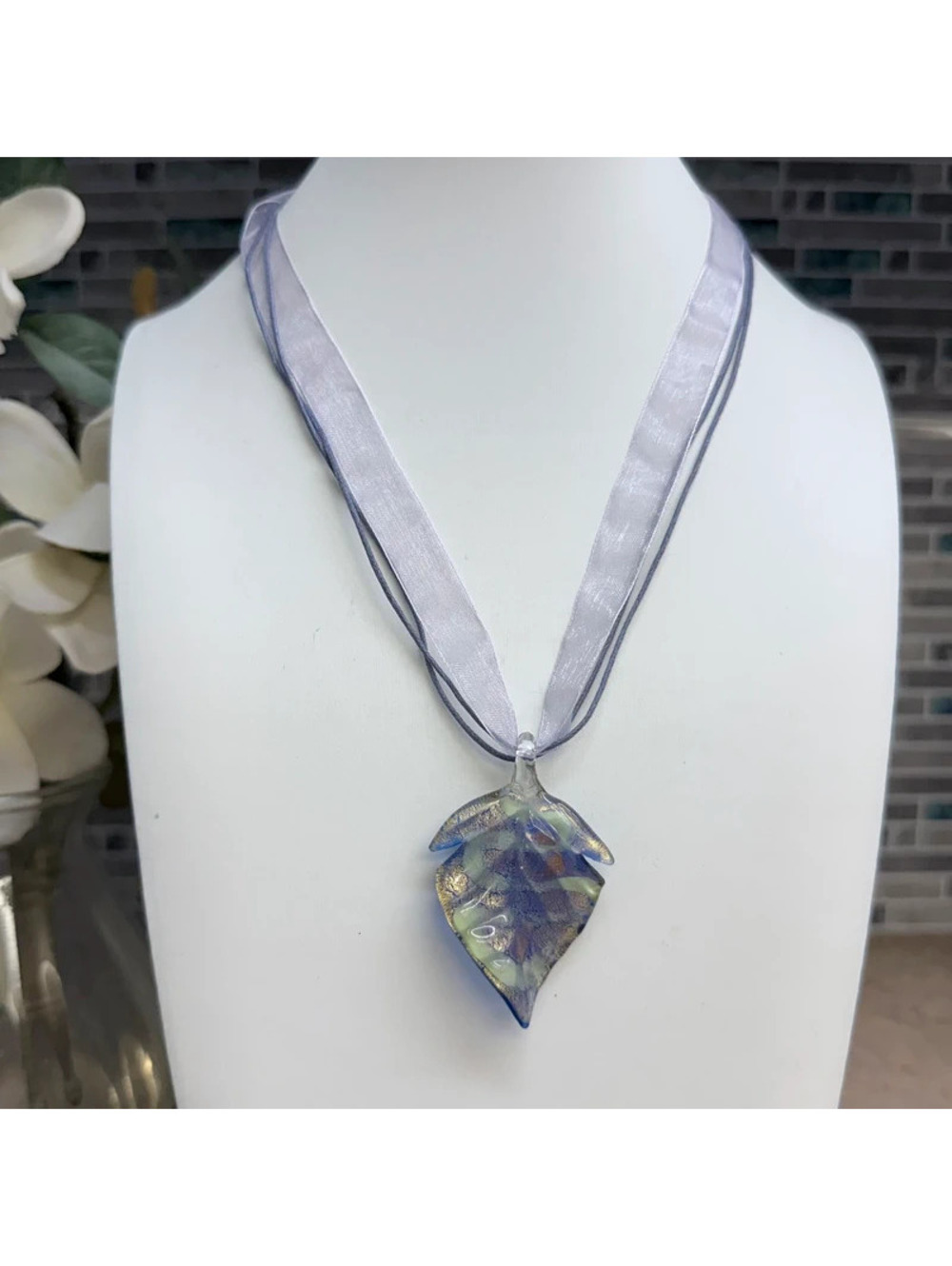Artisan Blown Glass Leaf Pendant Necklace Multi-Strand Ribbon Choker